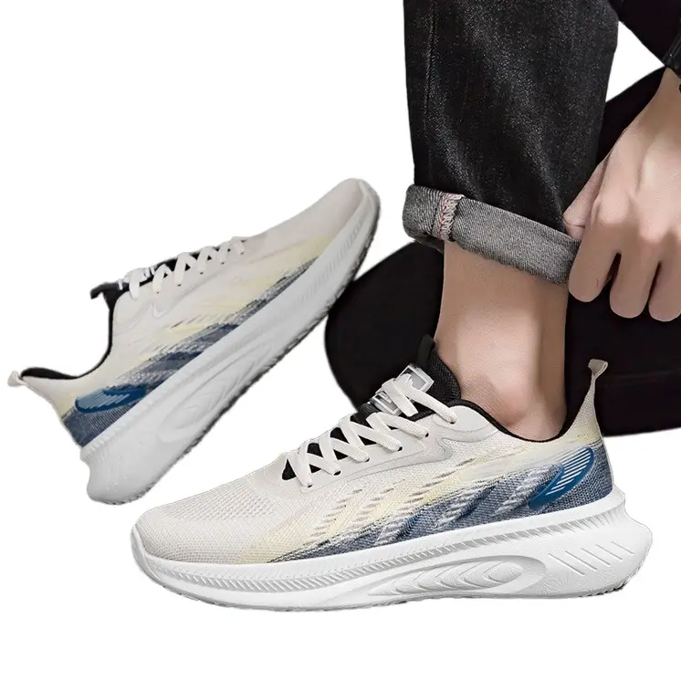 حذاء رياضي للركض على الموضة للرجال من نسيج على شكل ذبابة للبيع بالجملة حذاء رياضي غير رسمي للنساء 2024111