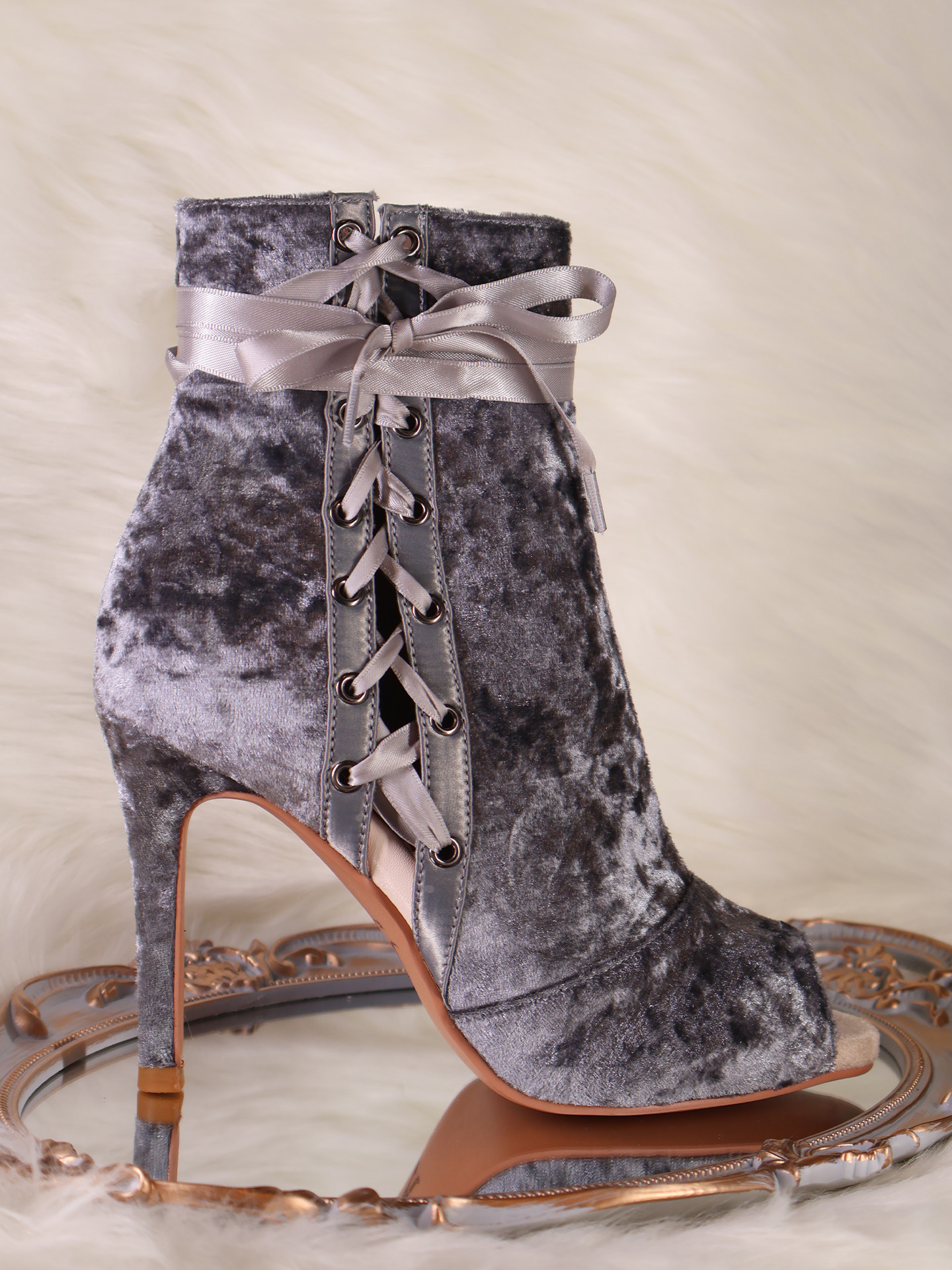 Gray 8.5cm heel with suede sole