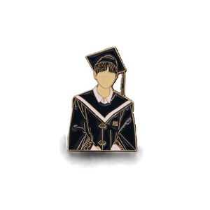 2024 Tùy Chỉnh Bán Buôn Tốt Nghiệp Cap Ve Áo Pin Lưu Niệm Biểu Tượng Huy Hiệu Shinny Vàng Tốt Nghiệp Trâm Lớp 2024 Ve Áo Huy Hiệu Pin - Product Image 6