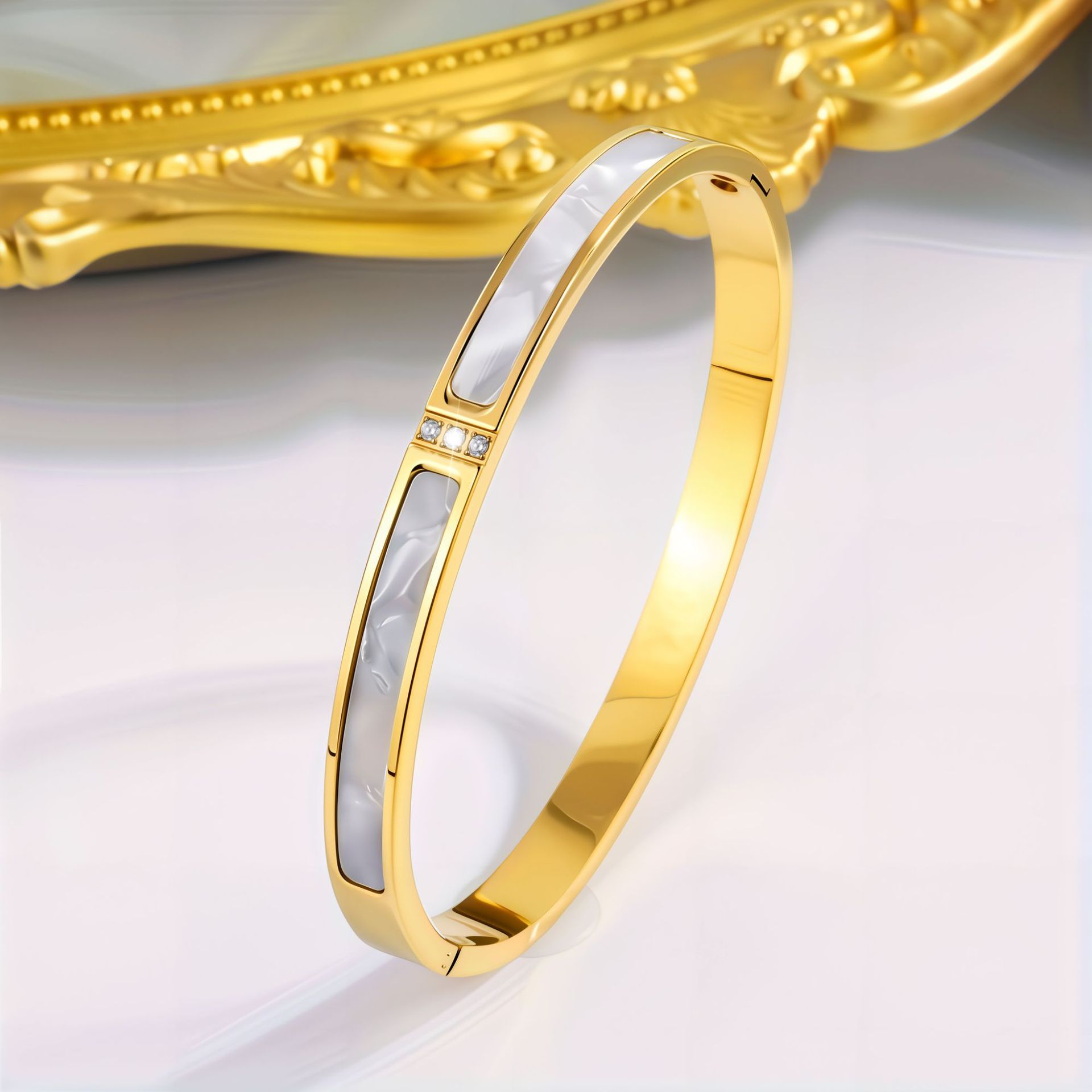 bracelet coquillage en or