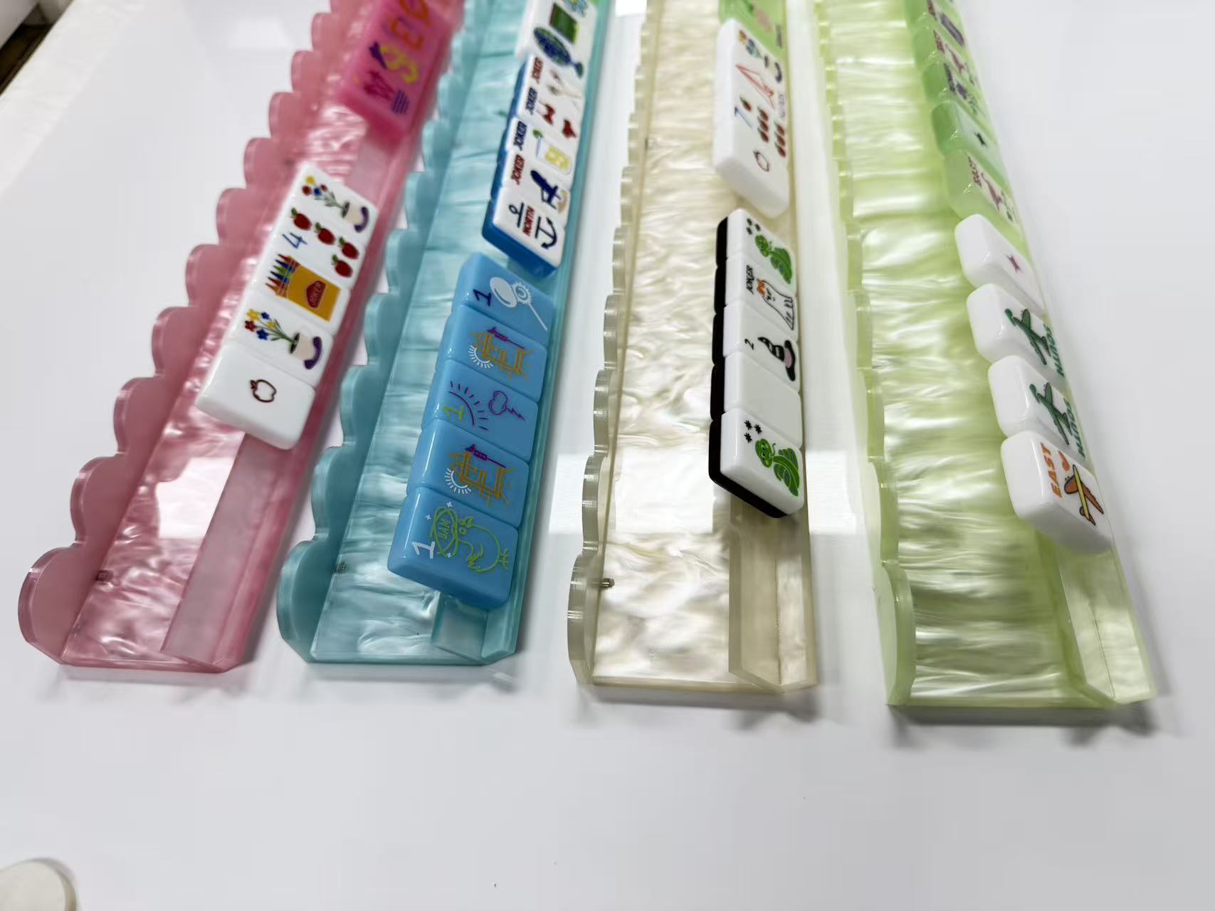 Wavy white Pearl Racks