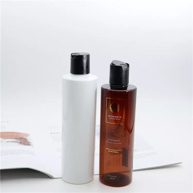 ขวดน้ำมันอาบน้ำสีขาว