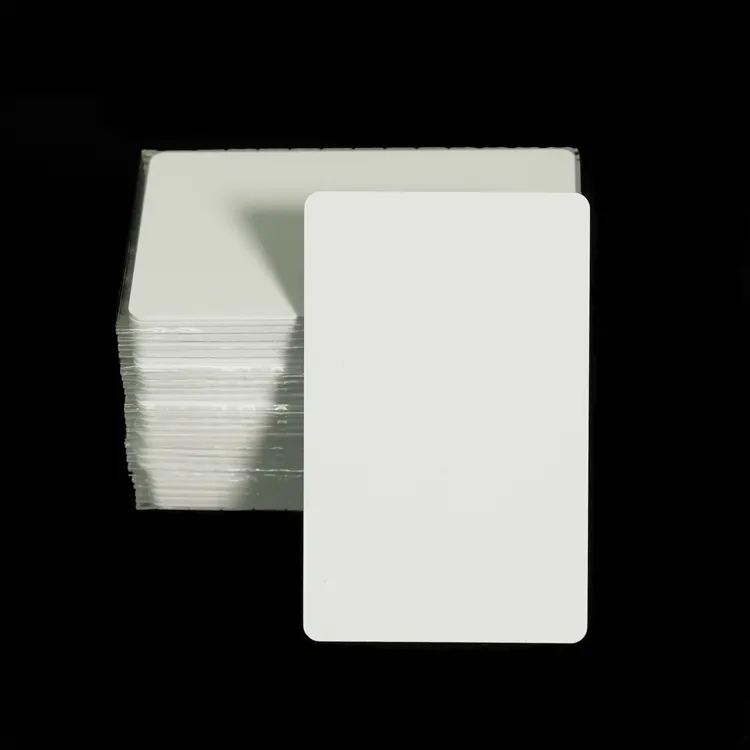Carte NFC RFID à puce en plastique PVC sans contact imprimée sur mesure de haute qualité