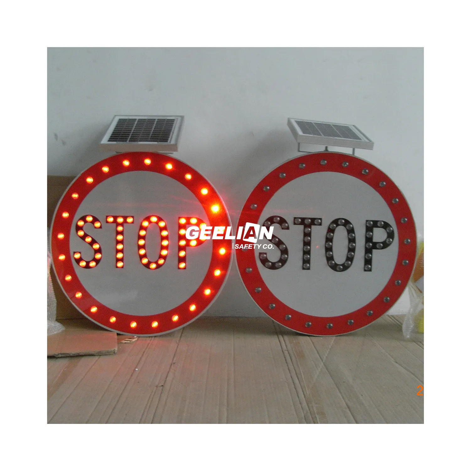 Símbolo de tráfico y señales Iluminación exterior solar con tablero LED señal de estacionamiento del cliente