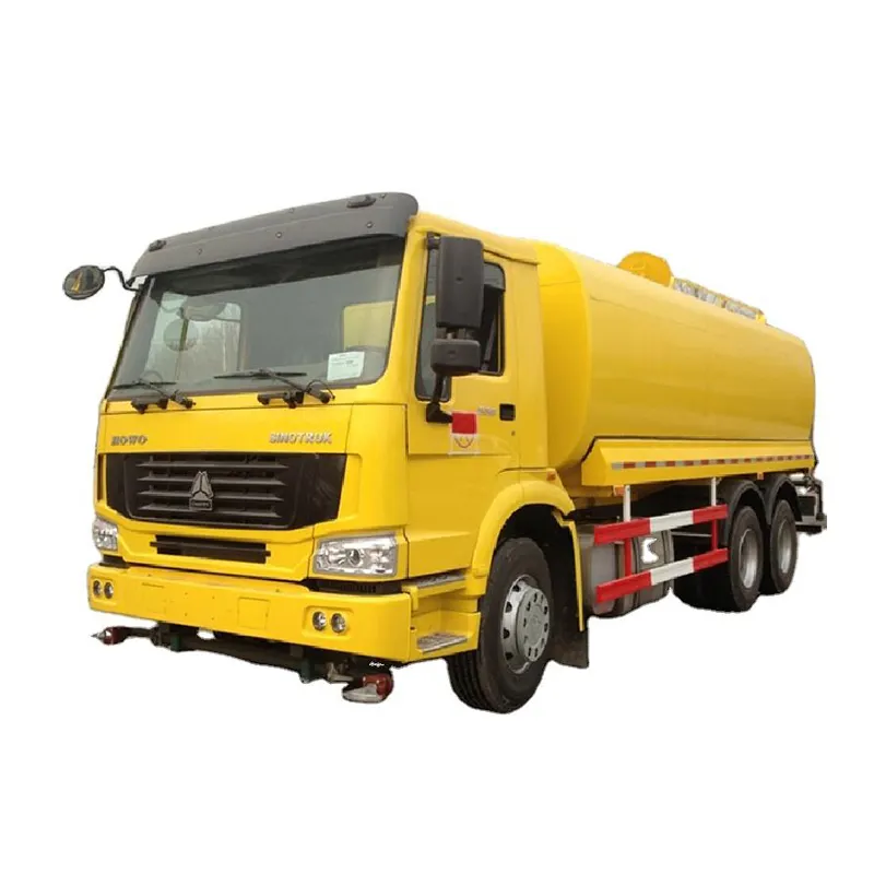 Vendita calda Howo usato o nuovo autocarro cisterna per olio autocarro con cassone ribaltabile camion petroliera per la vendita