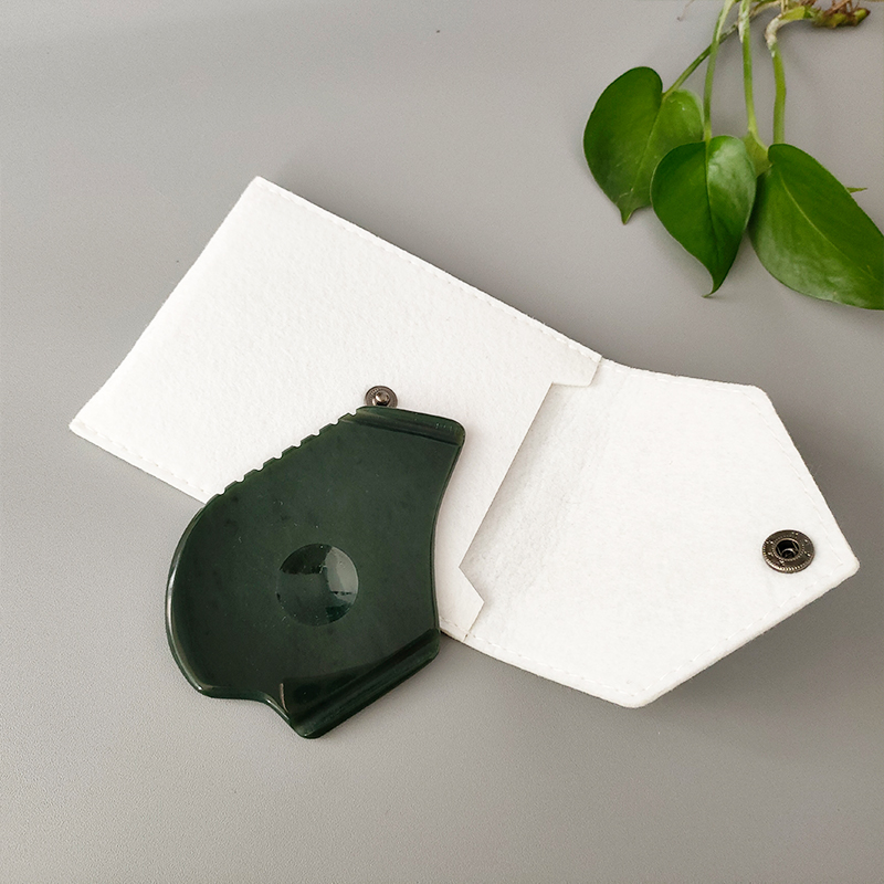 Néphrite verte 7 avec pochette