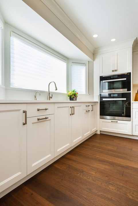 Kabinet dapur pintu Panel pengocok kayu putih mewah kabinet kustom mendukung kustomisasi seluruh rumah