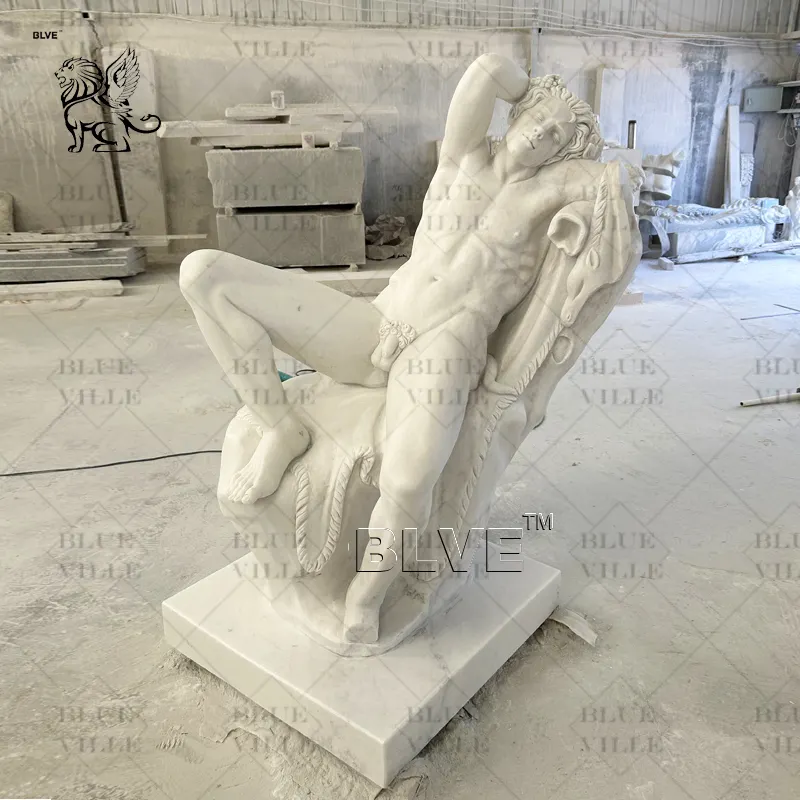 BLVE Outdoor Decoração Grego Barberini Faun Escultura Tamanho Real Mármore Branco nu Faune Barberini Estátua