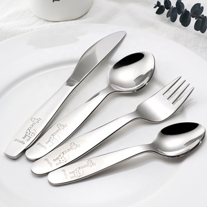 Schöne hochwertige Edelstahl Kinder Besteck benutzer definierte Muster Messer Löffel Gabel Kinder 4-teilige Geschenk box Besteck-Set