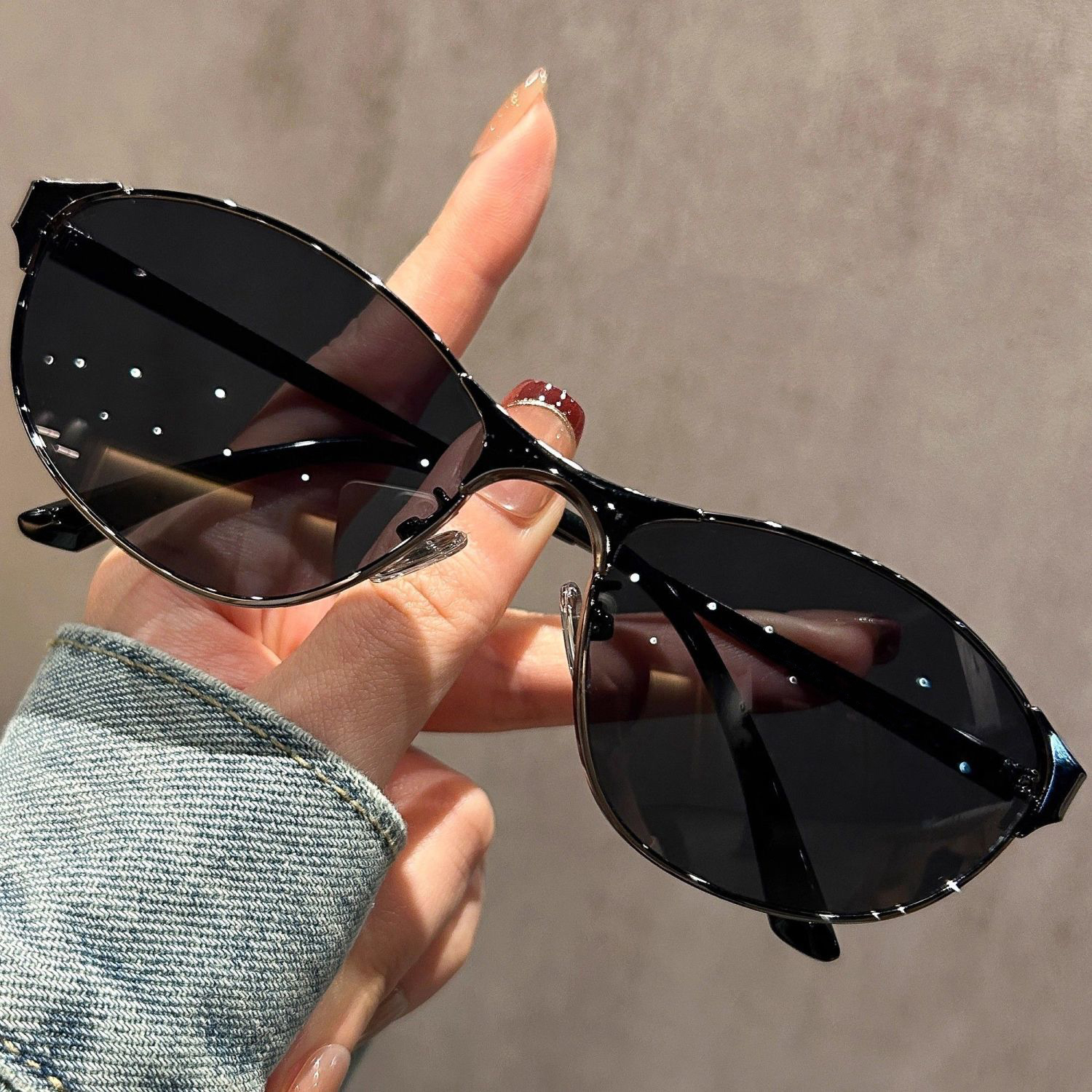 Monture noire Verres gris-noir