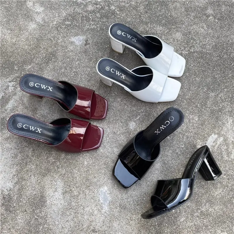 Nouvelle mode sandales formelle tête carrée bout carré extérieur femmes chaussures talon épais sandales d'été bout ouvert pantoufles à talons hauts
