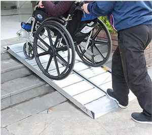 オートバイポータブル折りたたみ式ランプ用中国工場小型軽量シルバー2フィートアルミニウム車椅子ランプ