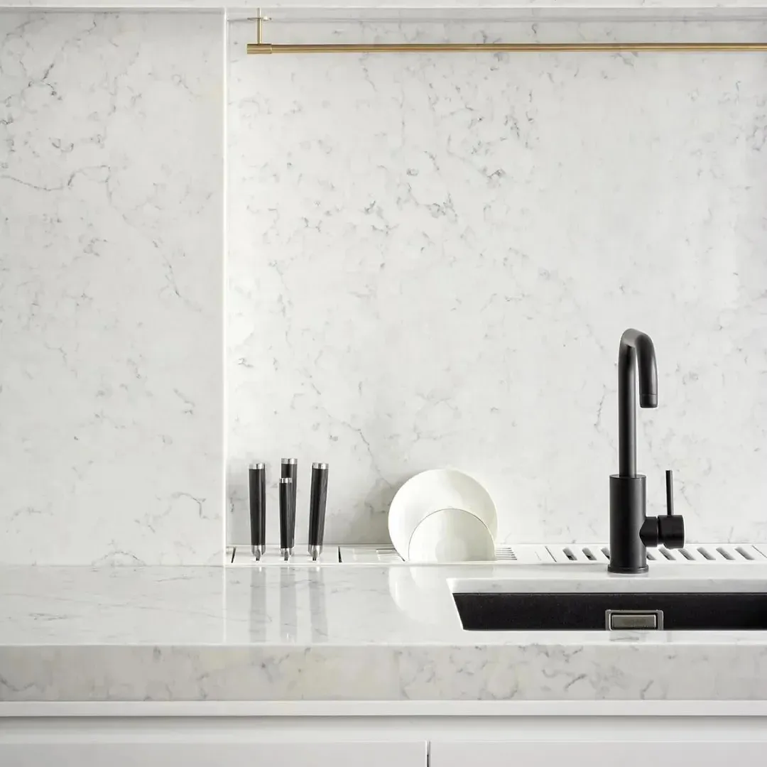 JK Home Kitchen Design Stone Bianco Carrara Marble Kitchen Island Tops Encimeras, Vanity Tops y mesas