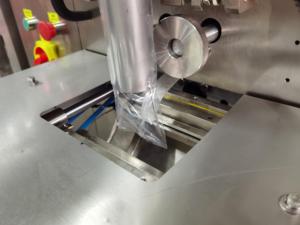 Máquina empacadora de conteo de bolsas de tornillos de clavos de sujeción de Hardware pequeño multifunción con alimentador de tazón vibrador - Product Image 5