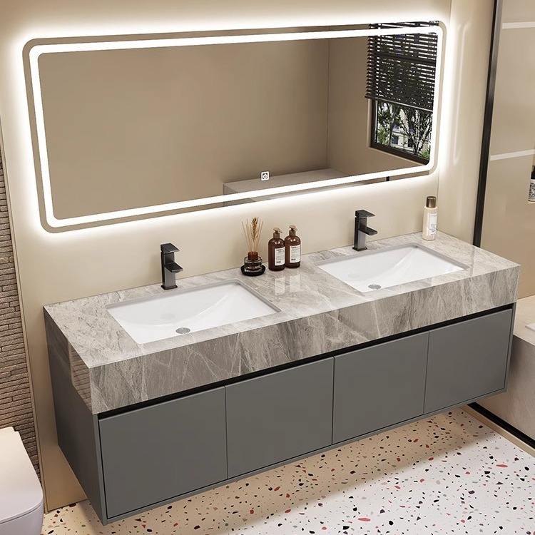 สีเทาเข้ม