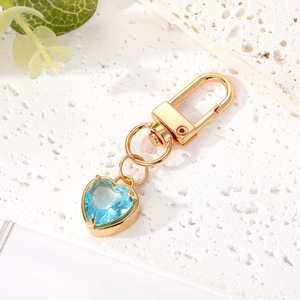 Atacado Love Crystal Keychain Moda <span class=keywords><strong>Simple</strong></span> Girl Bag Pendurado Decoração Coração em forma de Keychain Girl Wallet Decoração Presente