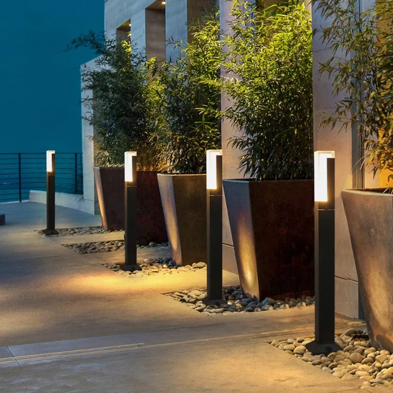 ไฟ LED อลูมิเนียมสำหรับโรงแรมวิลล่าใช้กลางแจ้งทางเดินในสวนเสาสนามหญ้าปรับแต่งได้