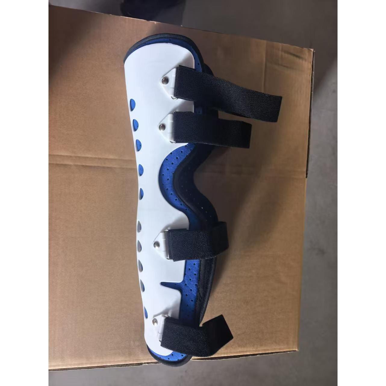 Talla mediana recomendada para alturas entre 1,5 y 1,74 metros.