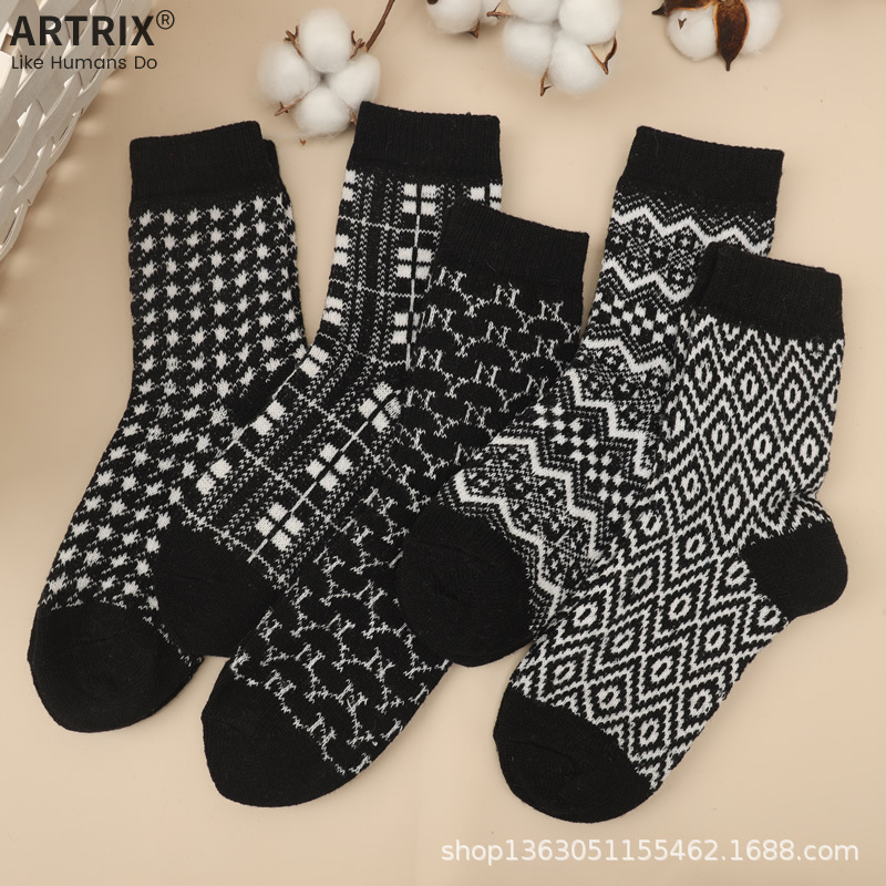 Black and white checkered (thick line) women's socks