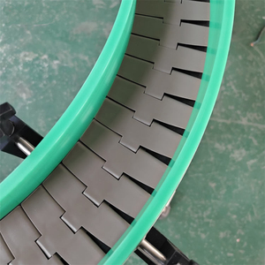820-K450 Flat Top Chain Plate Conveyor com função Turn para Beverage Conveyor Line