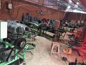 Máquina de alambre de acero trenzado, máquina de fabricación de malla de púas de prisión de Thron galvanizado, máquina automática de tejido de red de alambre de púas Doble - Product Image 3