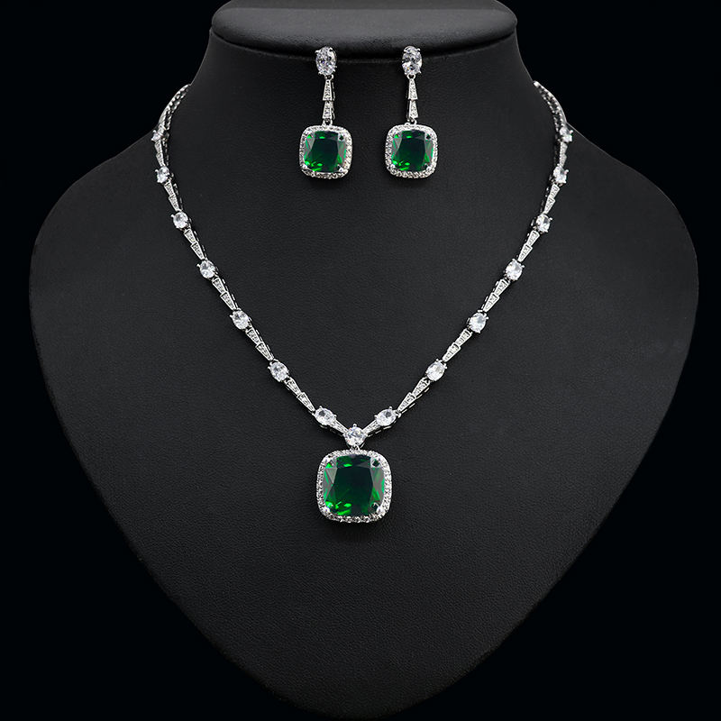 สีเขียว