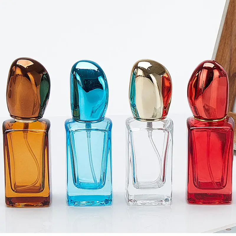 30 ml 50 ml Glas Parfüm-Sprühflasche mit unregelmäßigem Deckel in Zuckerfarbe