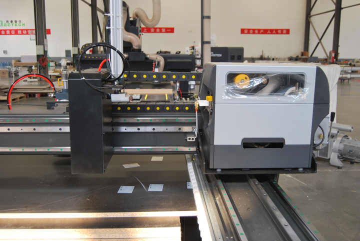 Auto Loading and Unloading Machine with Auto Labeling Machine