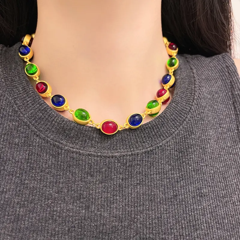 Orecchini a bottone con perline di cristallo colorato Set di collana con sfera di perline di clavicola di vetro colorato rotondo dal Design unico per le donne