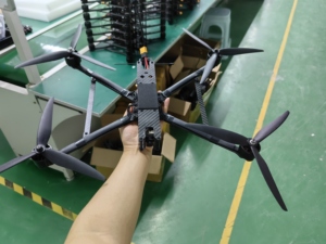 飛行距離が15〜20km、ペイロードが6kgのFPV 10インチで、AIおよびGPSポジショニング機能を装備できます。 - Product Image 2