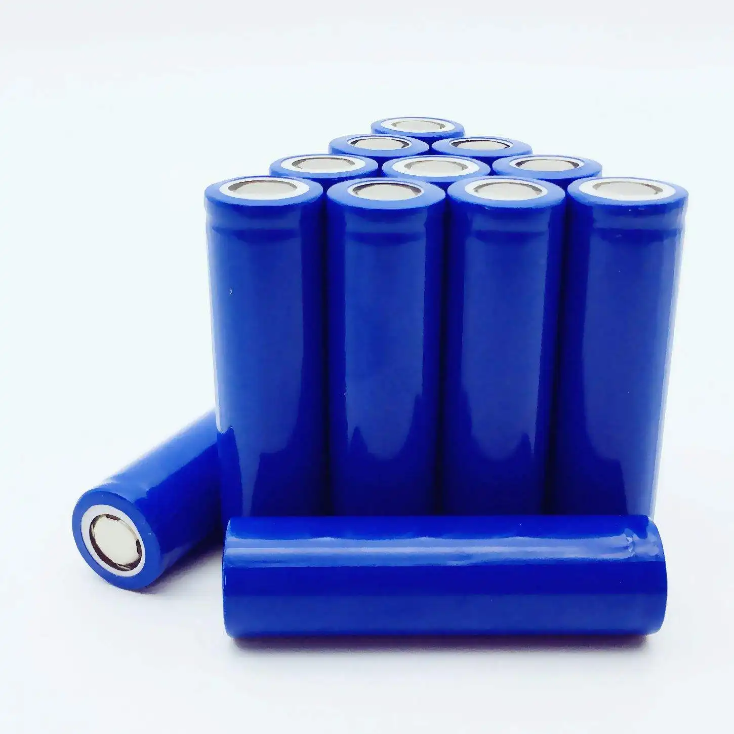 rechargeable 3.2V lifepo4 battery 14500 18500 18650 Lifepo4 Cell For Solar Light battery cells 3.7v aaa li-ion battery