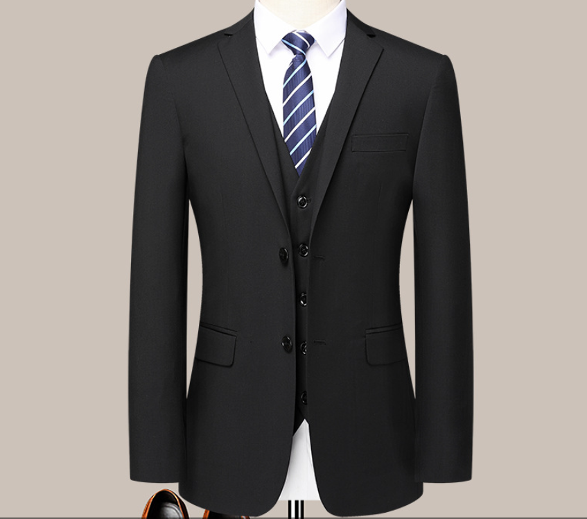 Cappotto nero monopezzo a due bottoni
