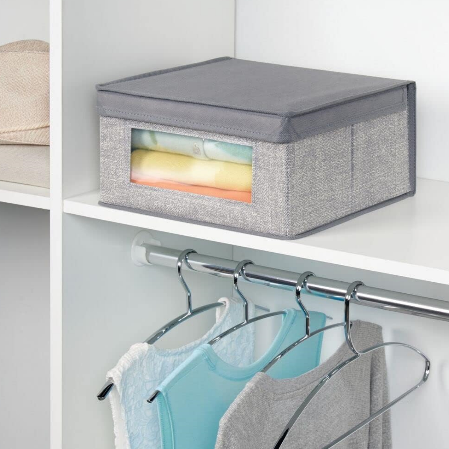 สีเทาอ่อน