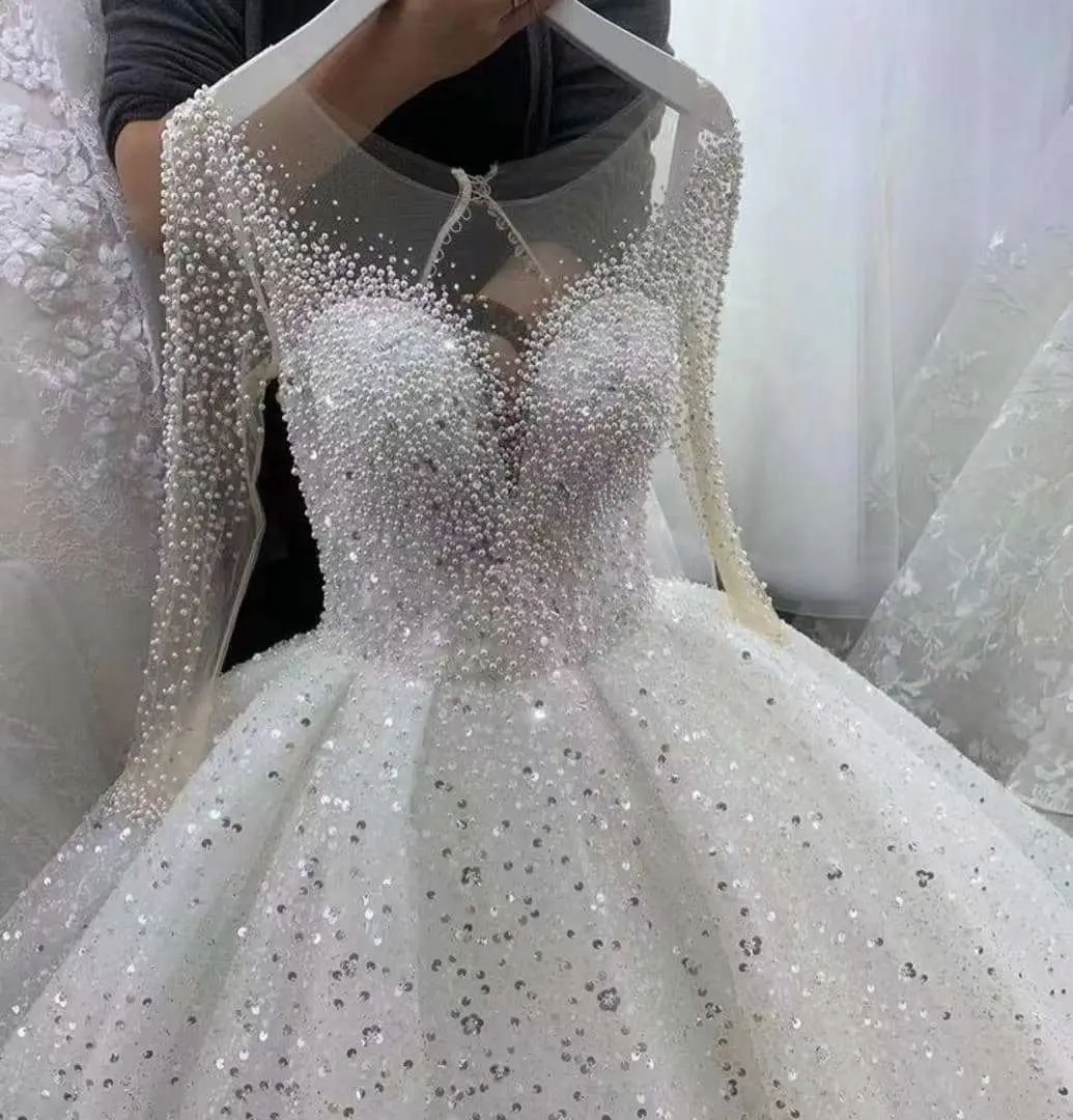 Abito da ballo a maniche lunghe con perline di perle abiti da sposa modesti 2023