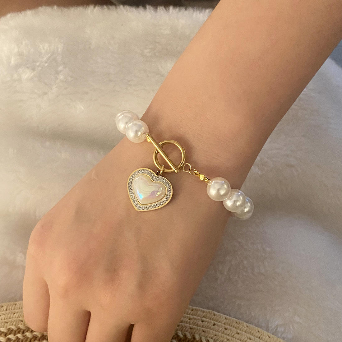 สร้อยข้อมือมุกรูปหัวใจ