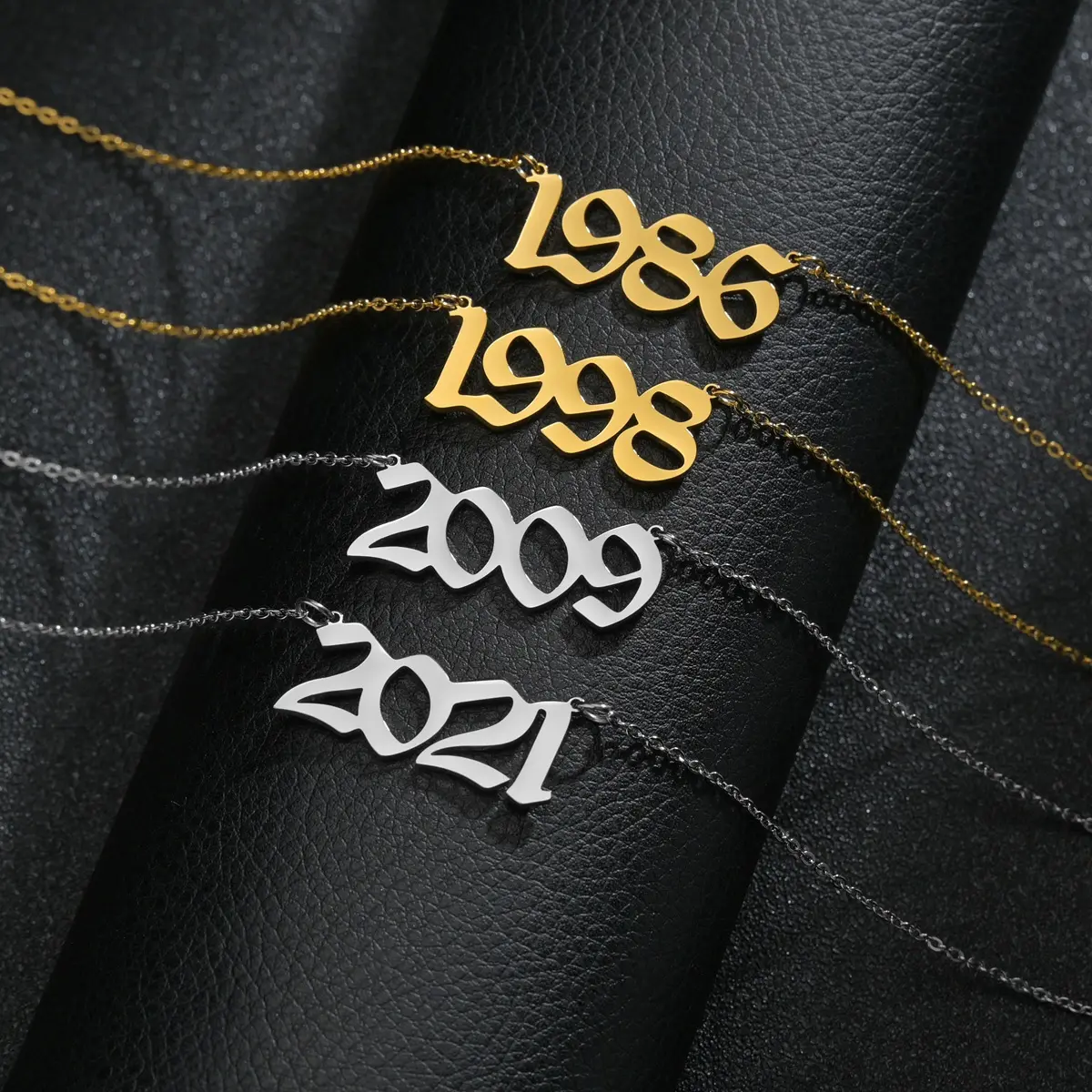 Colgante de acero inoxidable con forma de fuente inglesa, dorado y plateado collar de año de nacimiento, suministros de cumpleaños, 1980-2023 años