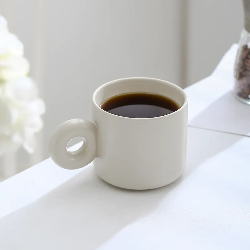 Fancy Pottery Cup Multi Colors Beige Ceramic Coffee Tea Mugs / Customized Ceramic Matte Glazed Mug