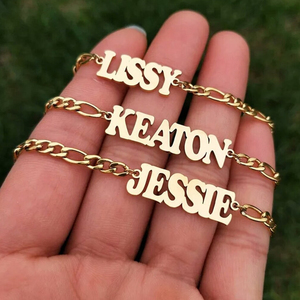 18k सोने की प्लेटेड कस्टम नाम अलेट बीच सैंडल फुट गहने स्टेनलेस स्टील का व्यक्तिगत नाम - Product Image 1