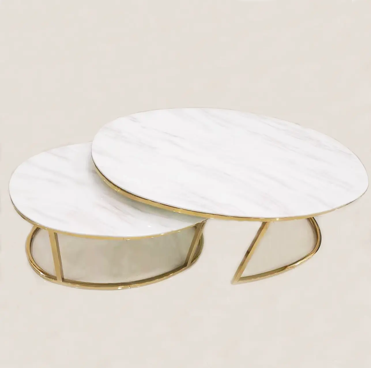 Tavolino da caffè a mosaico con superficie rotonda in marmo dal design nordico