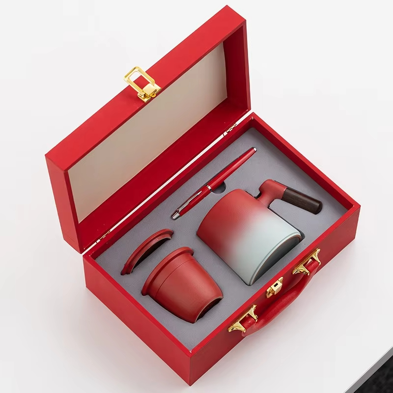 Red two-piece set 01