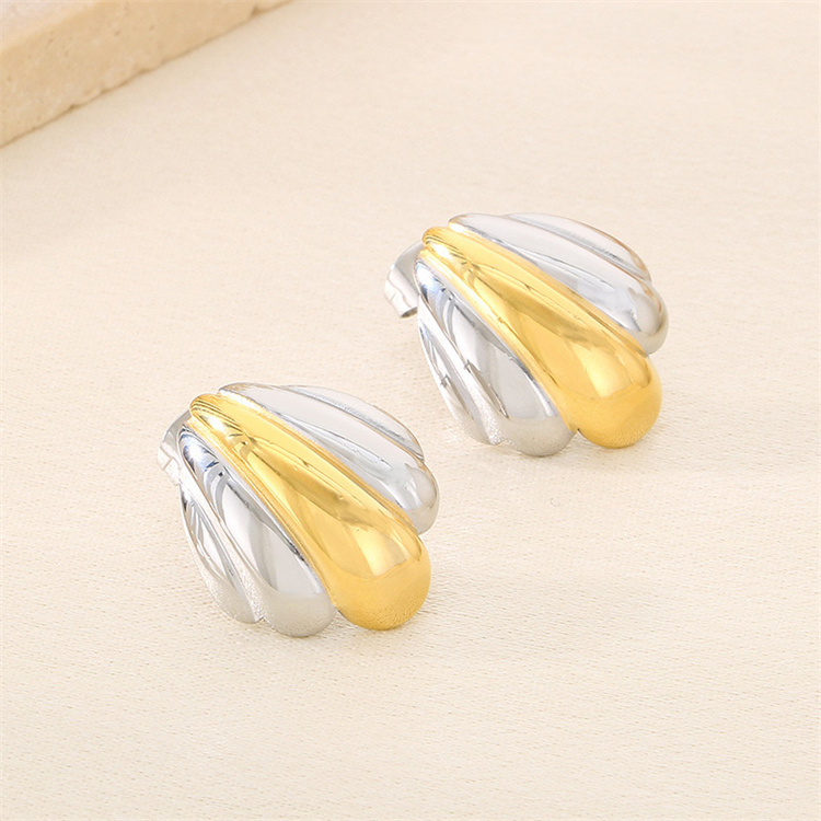earring E