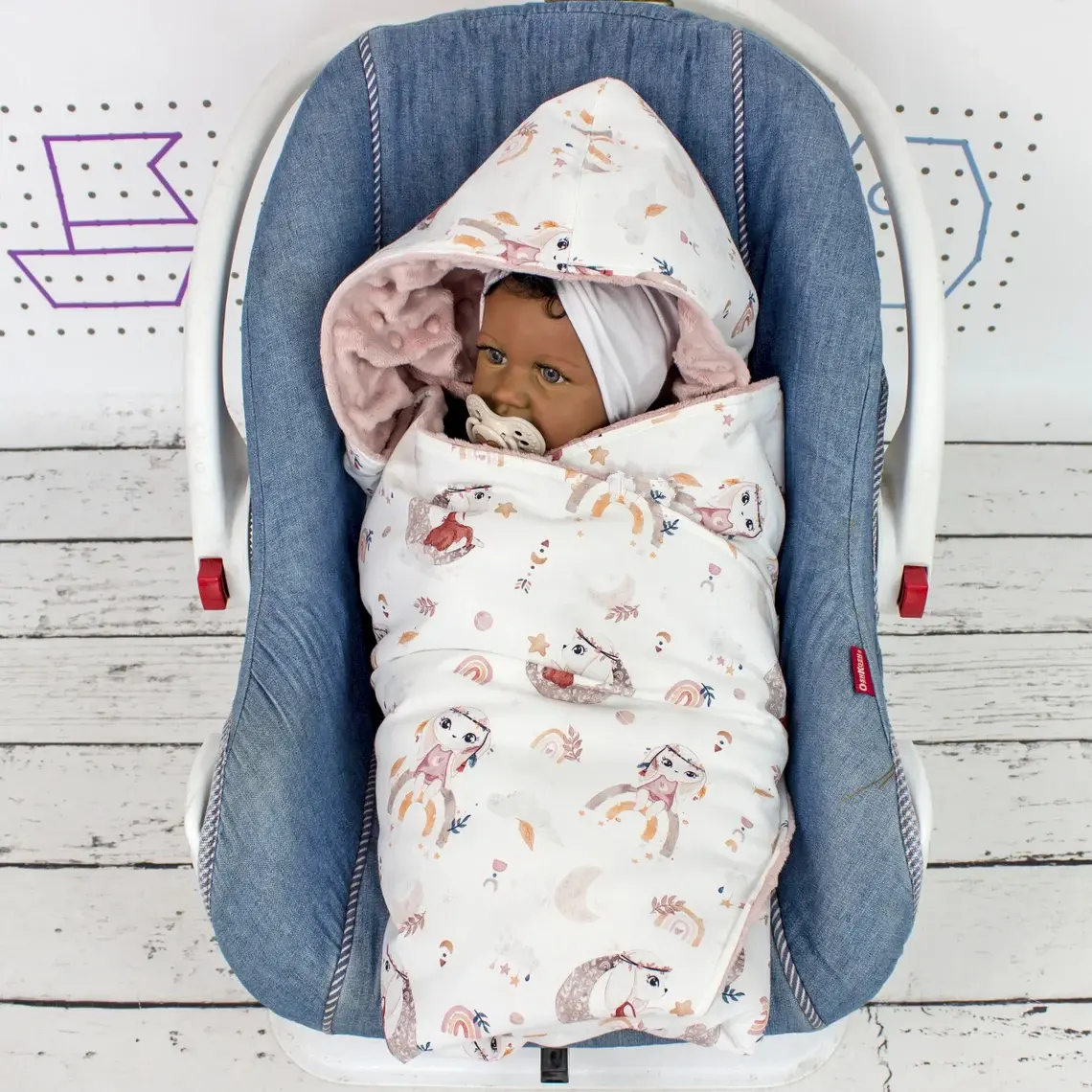 Small MOQ Super Soft Warm Cuddle Print Organic Cotton Minky Dot Hooded Car Seat Blanket Suit For 3 Point Harnesses