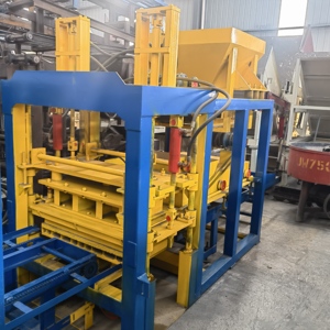 Venda direta da fábrica PLC inteligente KM4-15 linha de produção automática hidráulica de máquina de bloco de concreto produzindo tijolos sólidos