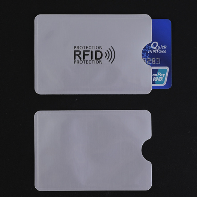 Manchon horizontal pour carte RFID