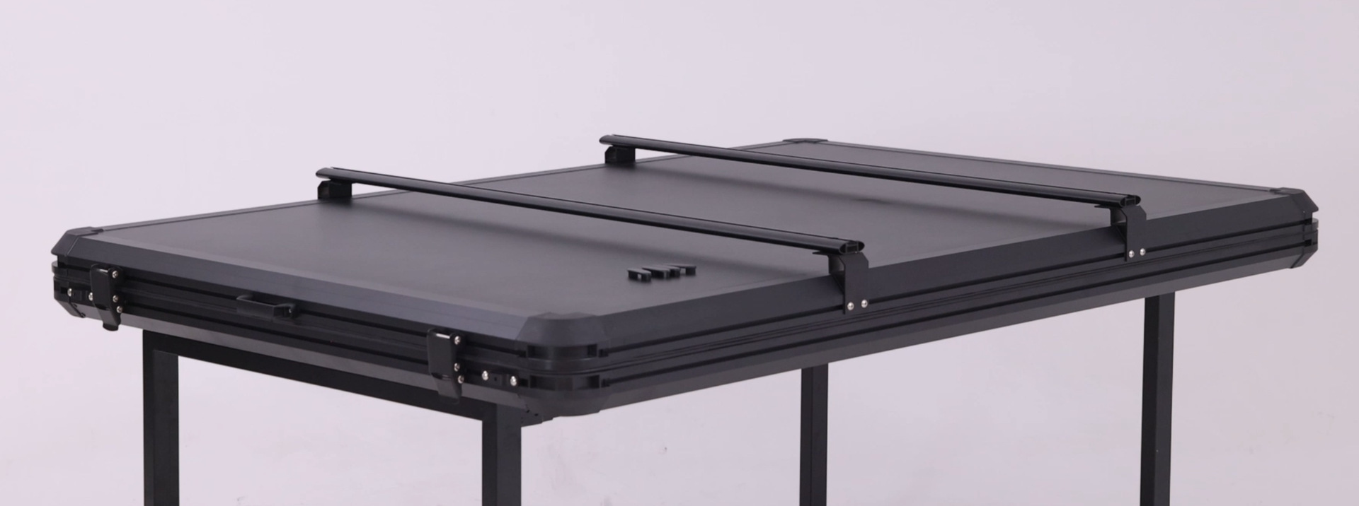 Car-mounted roof rack for tents