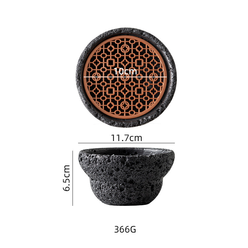Assiette sur pied de 11,7 cm de hauteur