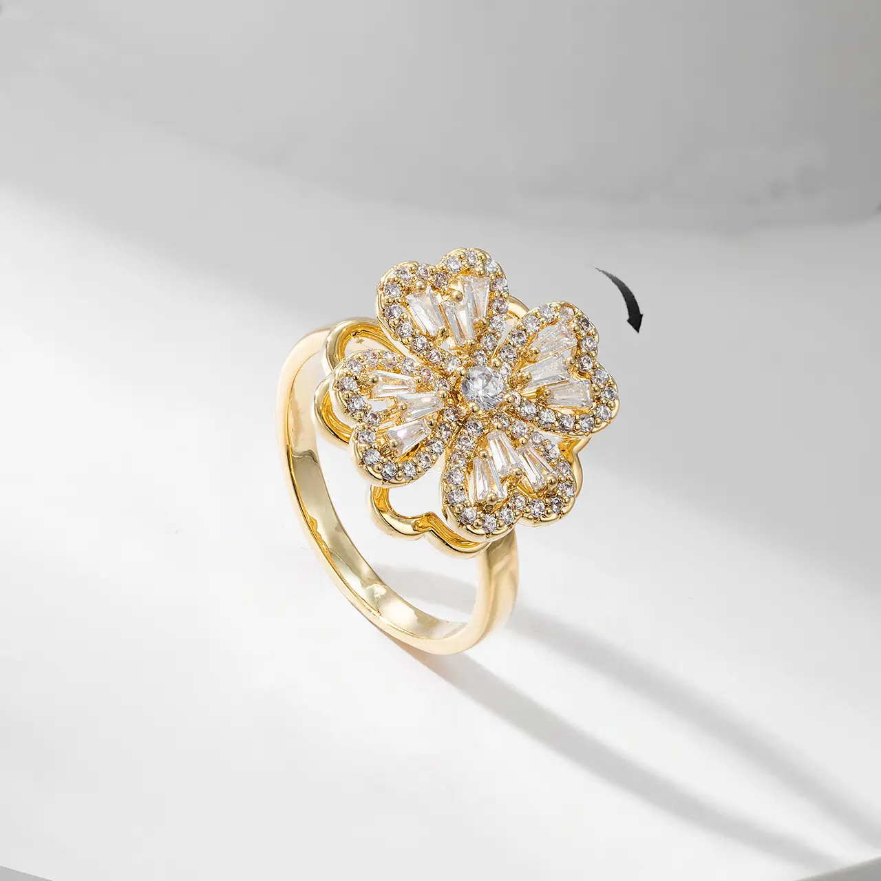Zircon rotatif trèfle à quatre feuilles anneaux d'anxiété pour les femmes en acier inoxydable Anti-Stress Fidget Spinner anneau esthétique bijoux cadeau