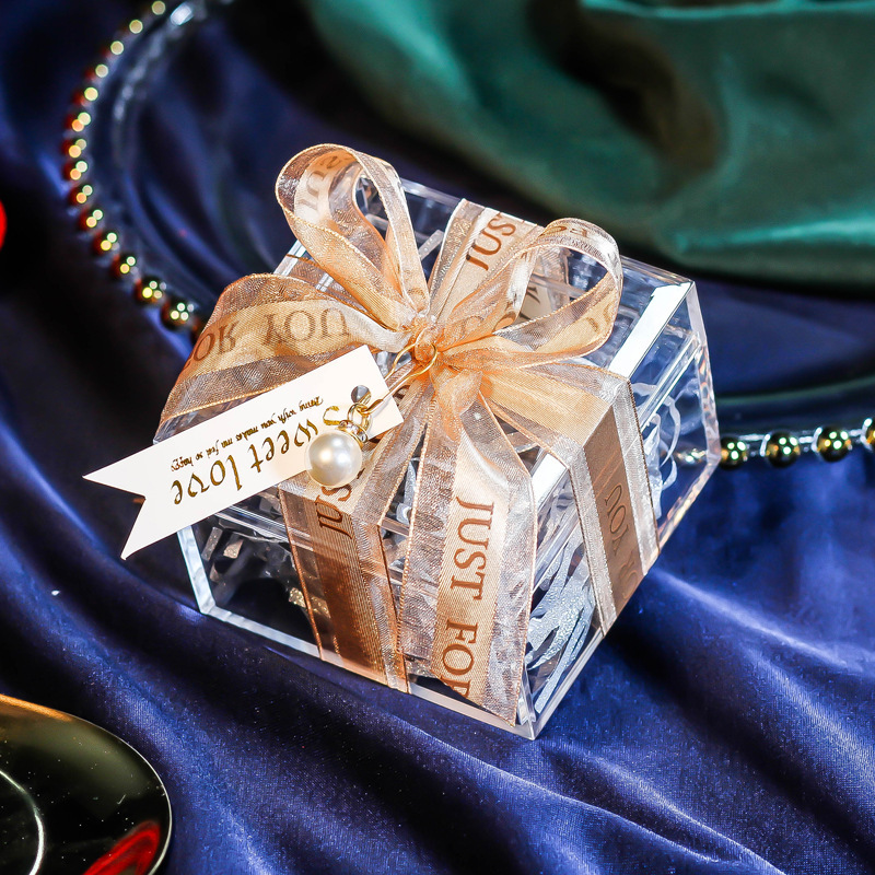 Golden-including shredded paper + ribbon + sweet love card