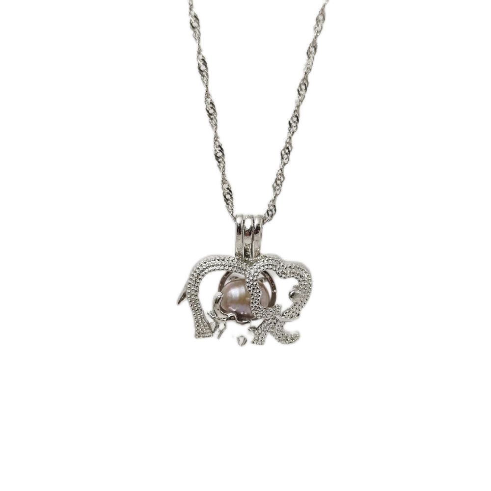 4 # Motherly bébé éléphant