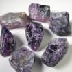 Pierre brute de fluorine violette
